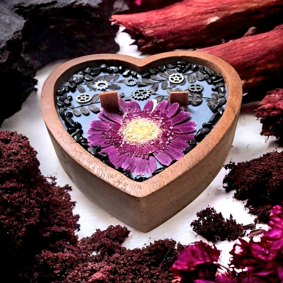 Hand Crafted , Wicked Worthy Wax, Obsidian Gear wooden heart candle - Picture 2 of 3